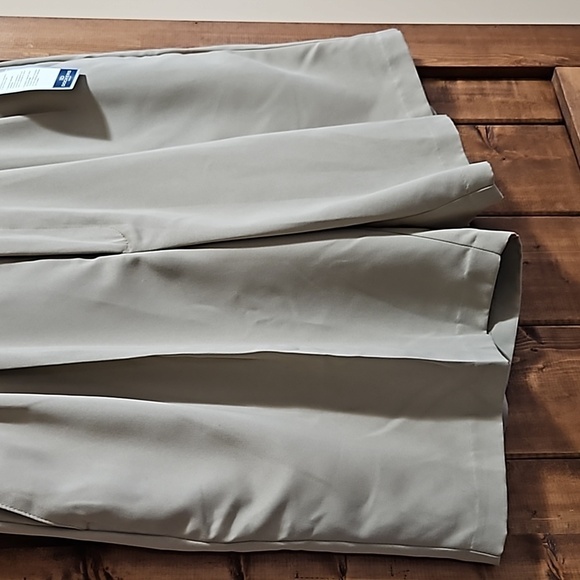 Dockers Relaxed Fit Microfiber Men's Golf Shorts Size 38 - Picture 4 of 15